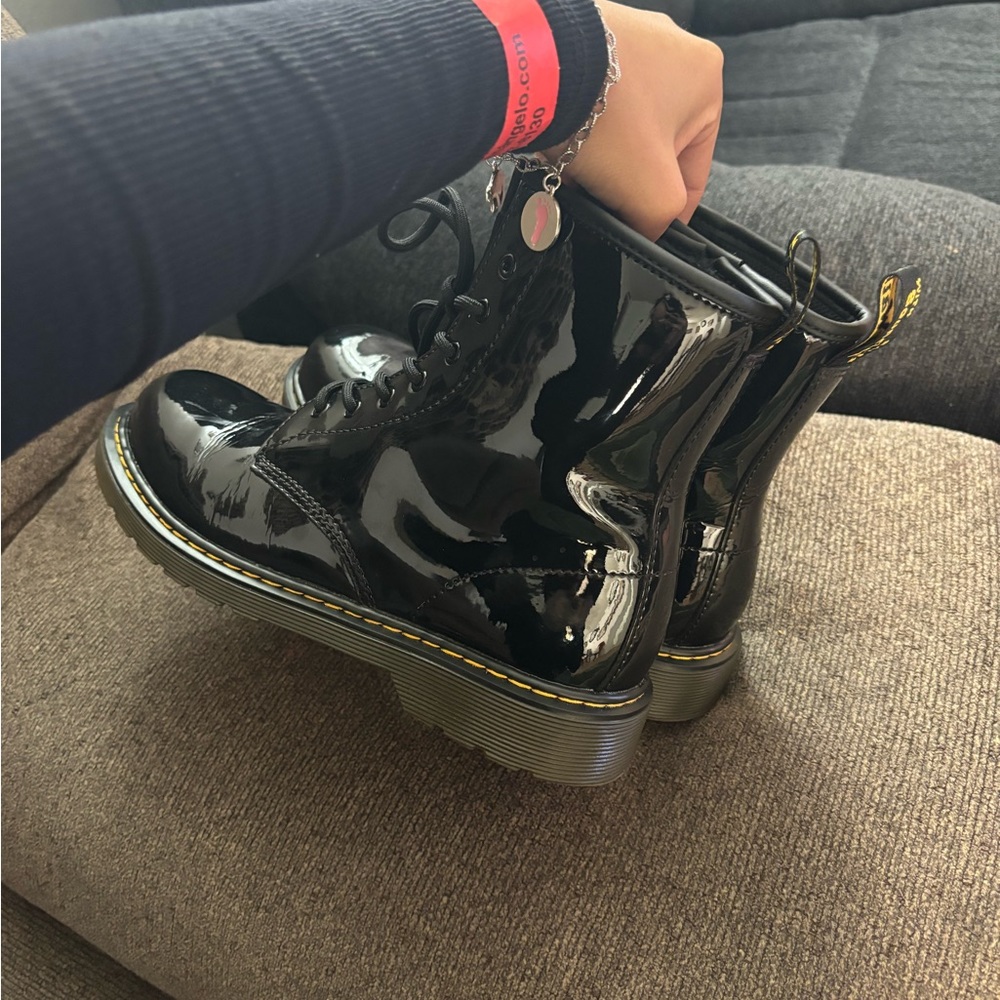 Dr.Martens patent leather boots- FITS 7.5 WOMEN- Size 6 YOUTH
